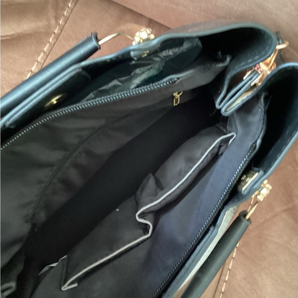 Handbag - Picture 12 of 13